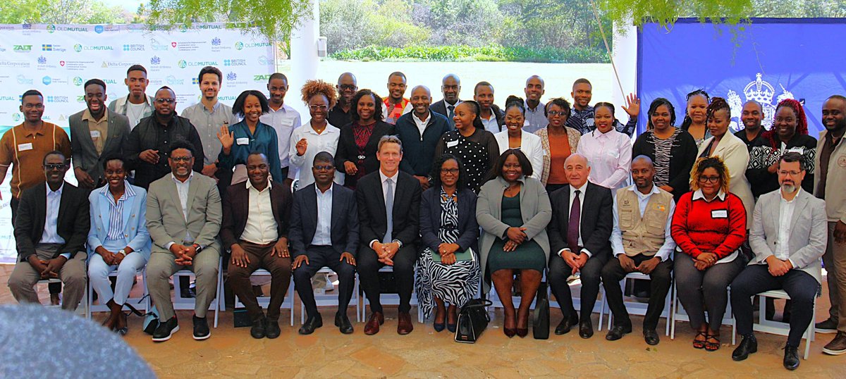 Inspired by 🇿🇼’s young innovators today! From 700+ applications, the top 20 are halfway through the #ValueCreationChallenge incubation, supported by 🇨🇭 through #SSADZA with British Council, <a href="/UKinZimbabwe/">UKinZimbabwe 🇬🇧 🇿🇼</a>, <a href="/SNVZimbabwe/">SNV Zimbabwe</a>, <a href="/SwedeninZW/">Sweden in Zimbabwe 🇸🇪</a> &amp; partners. Thanks <a href="/OldMutualZW/">Old Mutual Zimbabwe</a> &amp; @DeltaBevZim