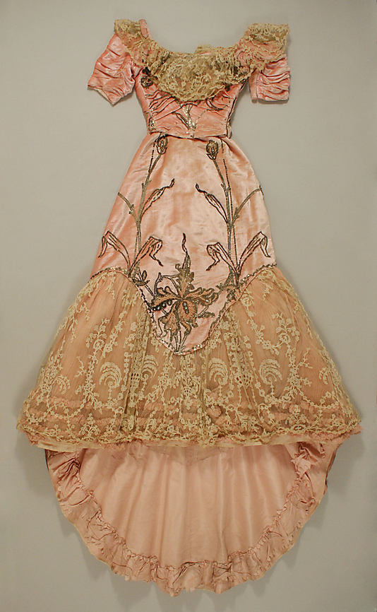 Ball gown by Jacques Doucet, 1898–1900. The MET.