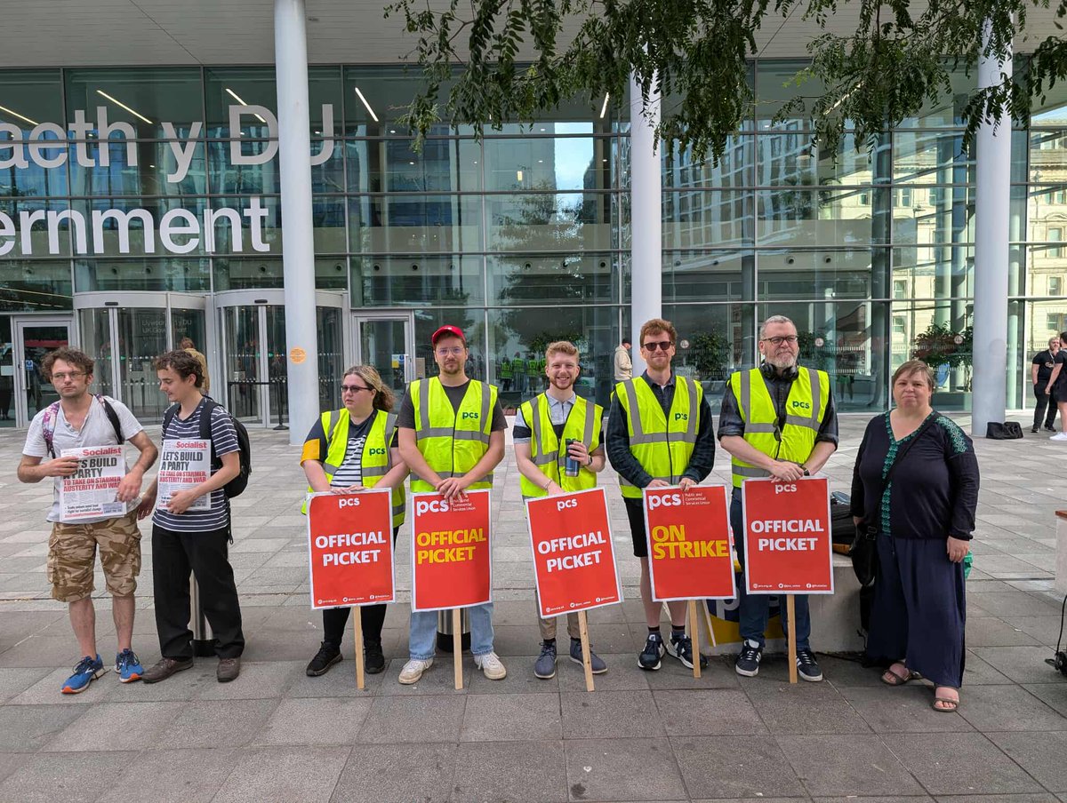 Solidarity with PCS Ofgem strikers on strike in Cardiff, Glasgow and London today for 3 days over pay, jobs and working conditions! pcs.org.uk/news-events/ne…