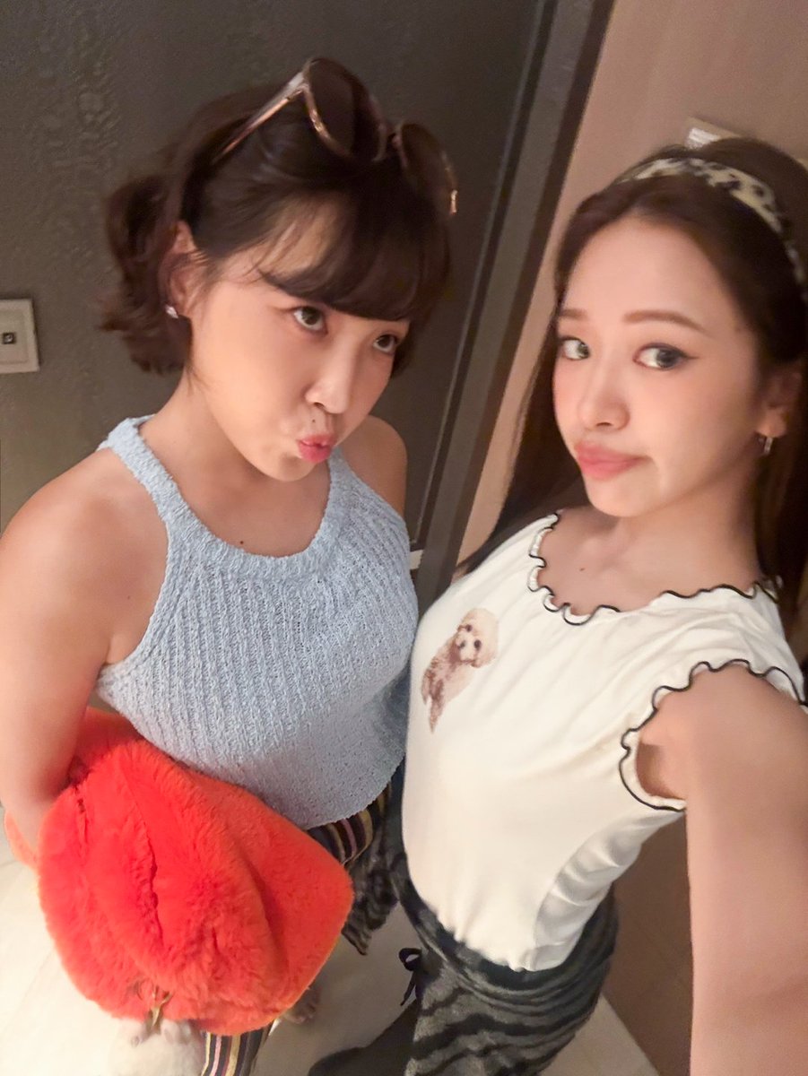 IVEstarship's tweet photo. 📸
250826 #은지랑이은지 완료 💕

내 새로운 B.F.F를 소개할게
이름은 Elie야 🌸🦭🩵
소중한 친구니깐 댓글 예쁘게 써줘~

DIVE를 위해 오늘 할 일도 정해줄게
맛있는 저녁과 함께 🍚 친구로 챙겨보는 거
잊지 말고 좋은 꿈 꿔 XOX💤

https://t.co/PP9CfFmU3r

#IVE #아이브 
#ANYUJIN #안유진 
#IVE_SECRET 
#XOXZ #IVE_XOXZ