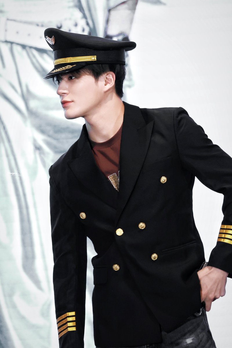 CAPTAIN JENOOO😚😚❤️❤️