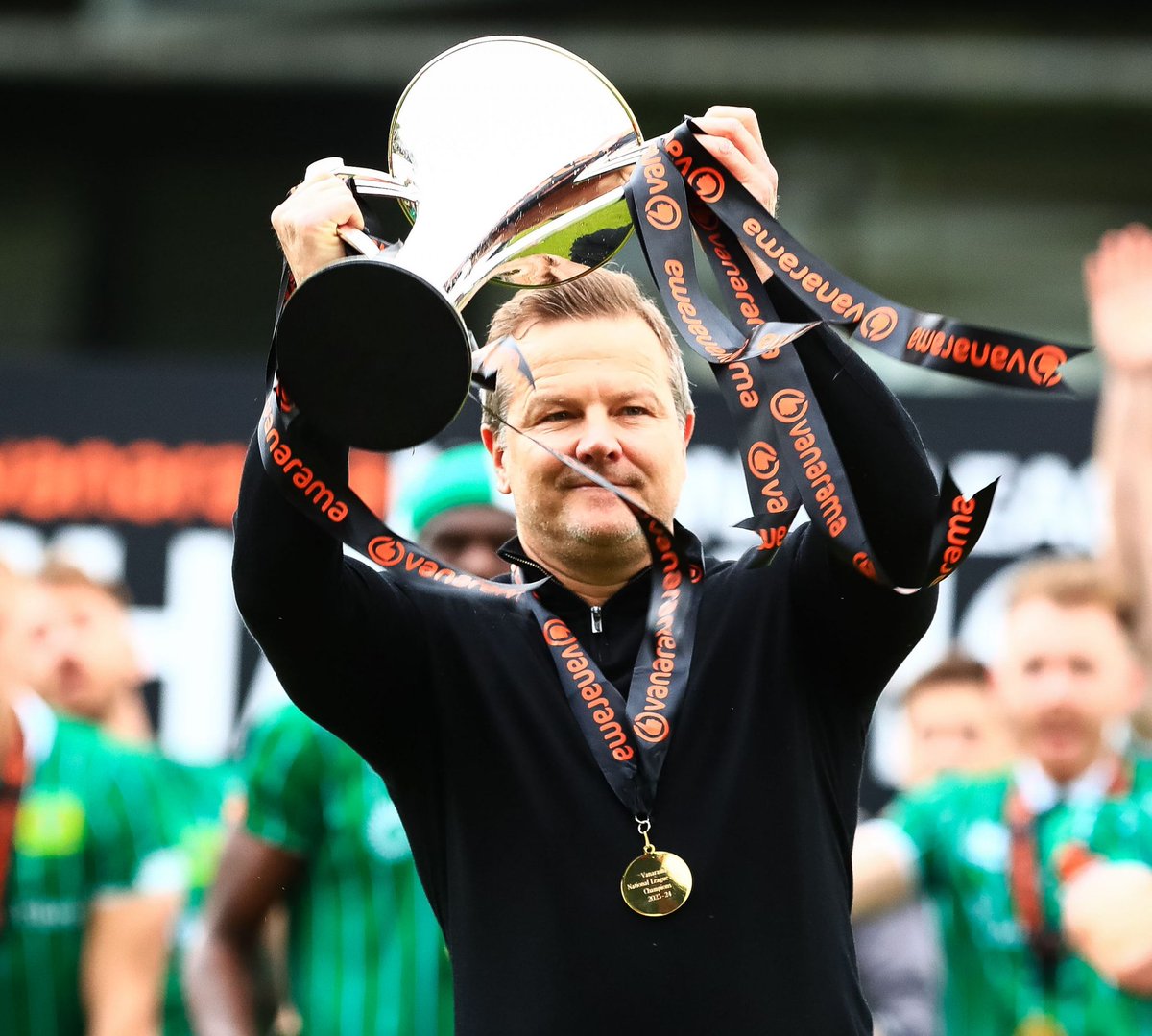 This might be an unpopular opinion and that's fine.

He in no way helped himself with dull football and falling out with players, but to deal with 4 different owners in 2 and a half years is not normal.

Thanks for the NLS memories but definitely the right decision now.
 #YTFC
