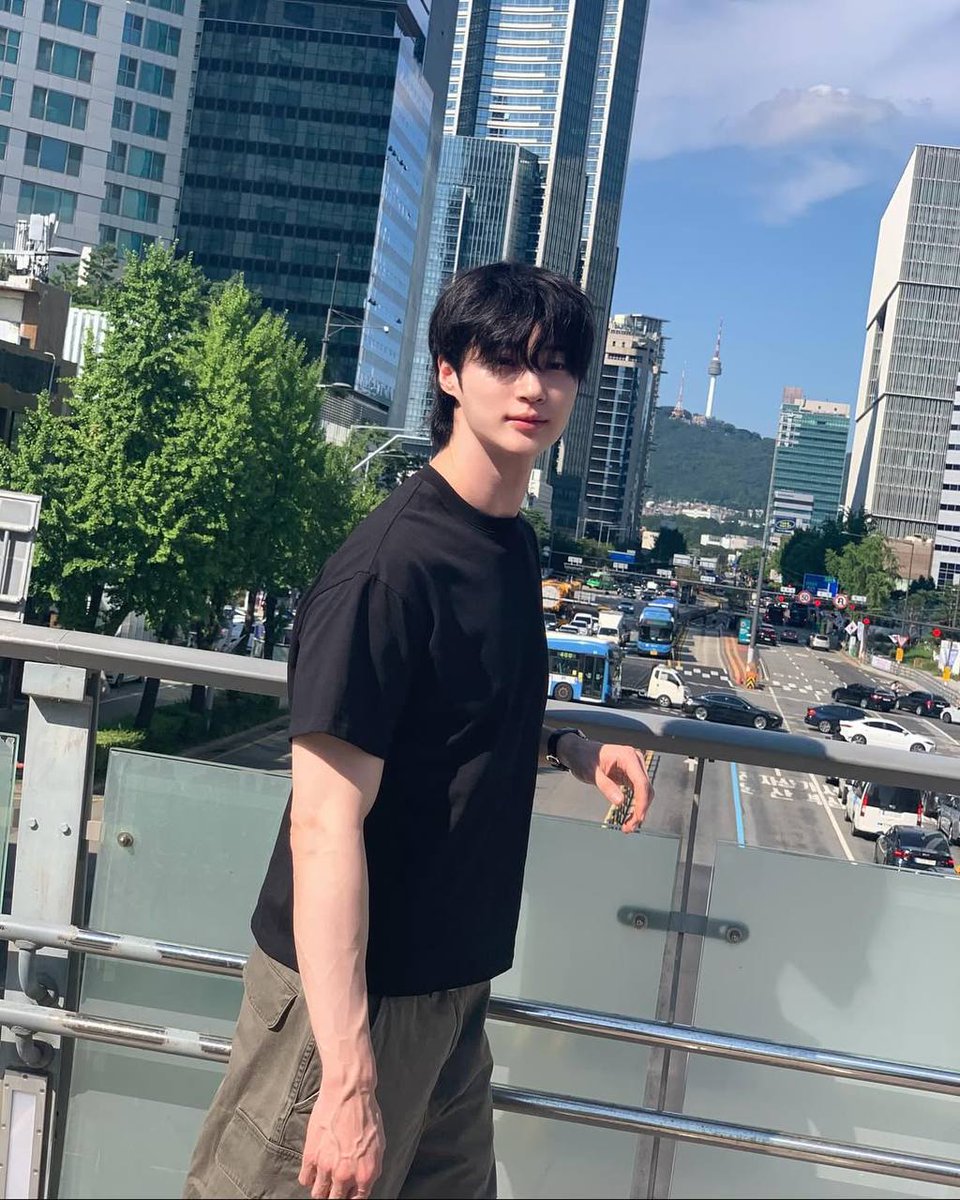 teemapat202's tweet photo. อูซอกอ๊าาาาา หล่อมากเย้ยย
#บยอนอูซอก  #Byeonwooseok https://t.co/AZeysiQh6P