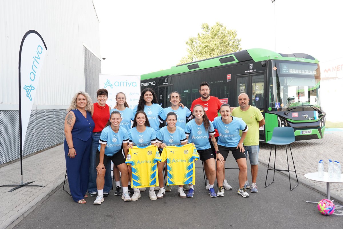 ⚽️ Hoy hemos estado en la presentación de los nuevos fichajes de las chicas de <a href="/ADAlcorconFSF/">A.D. Alcorcón F.S.F.</a> en la sede de <a href="/SpainArriva/">Arriva Spain | Transporte de viajeros</a> , su patrocinador

🙌¡Qué tengáis una temporada llena de éxitos!