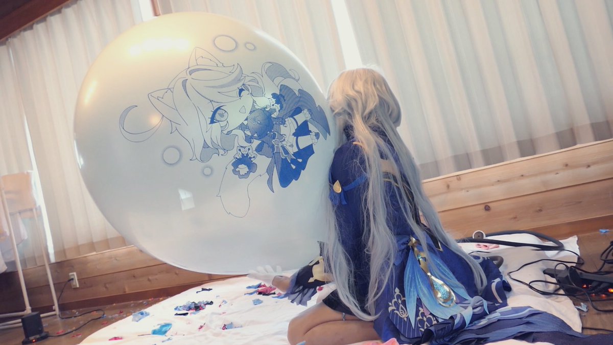 こっちの割れる瞬間も☺️
パッと見割れてないように見えるんですけど、本来風船の奥にあって見えないはずの左手指先が映ってたりするんで破裂の瞬間である事が後に発覚しました👍