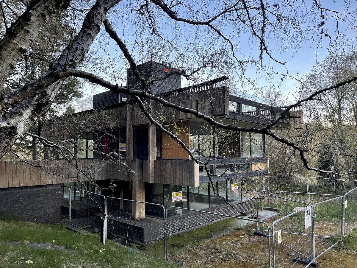 ArchHFundScot's tweet image. On The Cutting Edge!
Modernist Textile Studio Gets Funding Boost
An #HESsupported grant from @ArchHFund will enable @SHBT to carry out specialist surveys at the Cat. A listed Bernat Klein Studio - starting a journey to bring this unique place back to life.
ahfund.org.uk/news/latest/on…