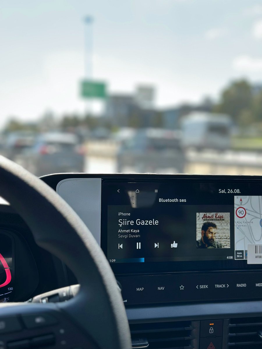 Tam gün ortası ama his aynı: bu şarkı.. ❤️