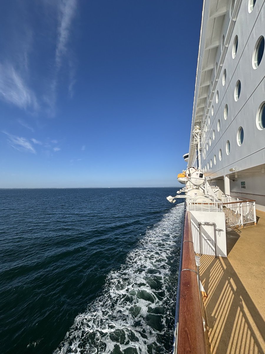 HelgeKumpfert's tweet image. The journey from Hamburg to Southern Norway (- Bergen in this case) takes about 24 hours.
We make 1-2 times per year a short trip from Kiel (at Germany’s baltic coast) to Oslo with #Colorline  - a wonderful break for 2 days 🌞