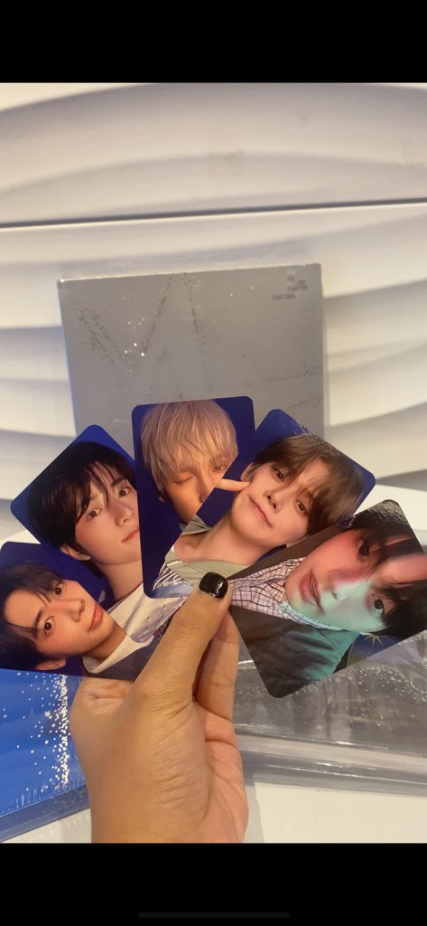 NOTESW_Official's tweet image. Let’s grab TXT’s new album The Star Chapter: TOGETHER — out now! 💿✨ Don’t miss this epic drop!
Available in:
📘 Photobook Ver. (Free🎁 1 pob) fcfs
🌇 Afterglow Ver.
🎶 Solo Track Ver.
📱 Weverse Album Ver.

#notes #pavilionkl #TXT #TheStarChapterTOGETHER #NewArrival