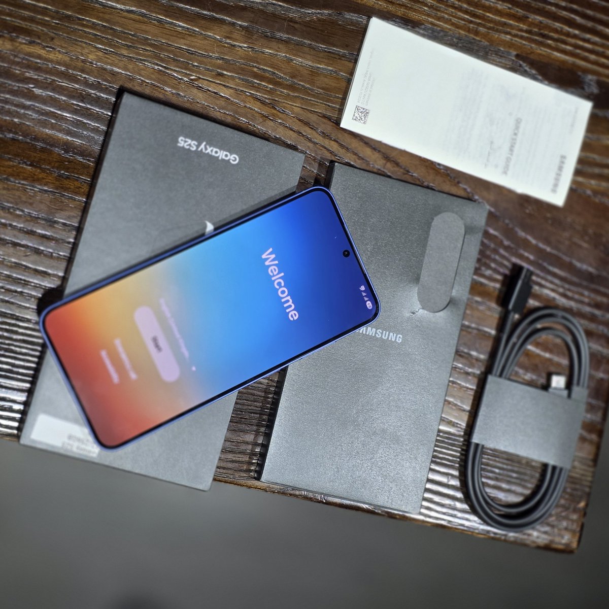 Just Unboxed 
Samsung Galaxy S25 
12GB 256GB
Navy  
2 Year EA Warranty
Kes.105,000