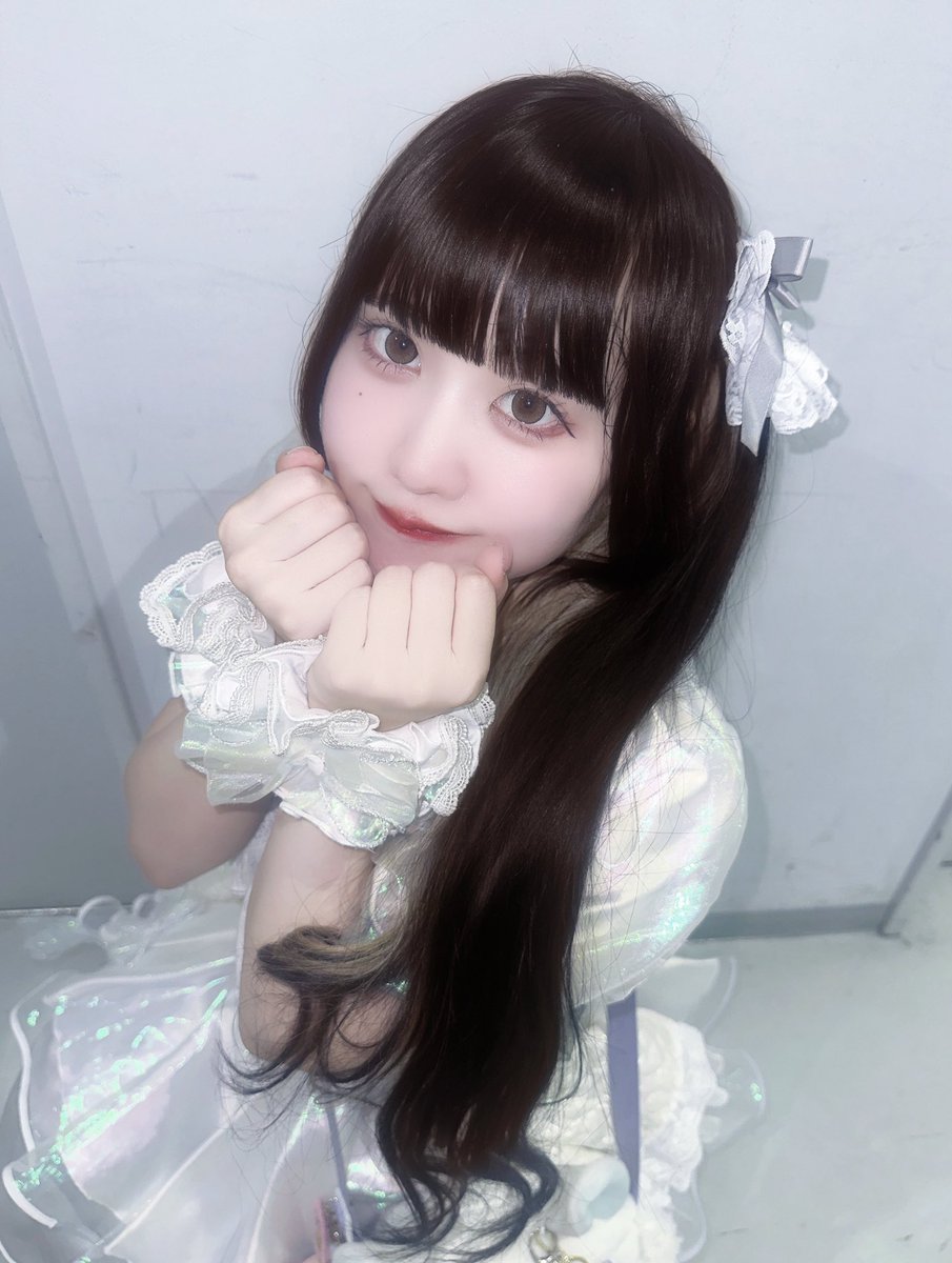 IDOL LIVE STATION inサンシャインサカエ
でした！
ありがとうございます！

平日なのについてきてくれたあまとうさん本当に本当にありがとう(;o;)🤍
初めましての人とお話もできて嬉しかったです(՞っ ॑꒳ ॑c ՞)🤍

次のライブは静岡！
えんしゅが1.5周年みんみさんのわがままライブです💚