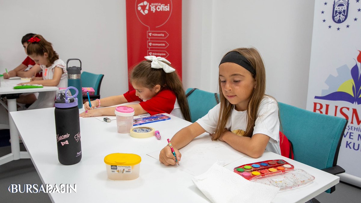Çocuklar Sulu Boya Atölyesinde Hayallerini Resmetti
Bursa Büyükşehir Belediyesi’nin “Renklerin Suyla Dansı” atölyesinde çocuklar, hem sanatsal yönlerini geliştirdi hem de eğlenceli bir gün yaşadı.
bursabasin.com/cocuklar-sulu-…
#Bursaetkinlikleri <a href="/bursabuyuksehir/">Bursa Büyükşehir Belediyesi</a>