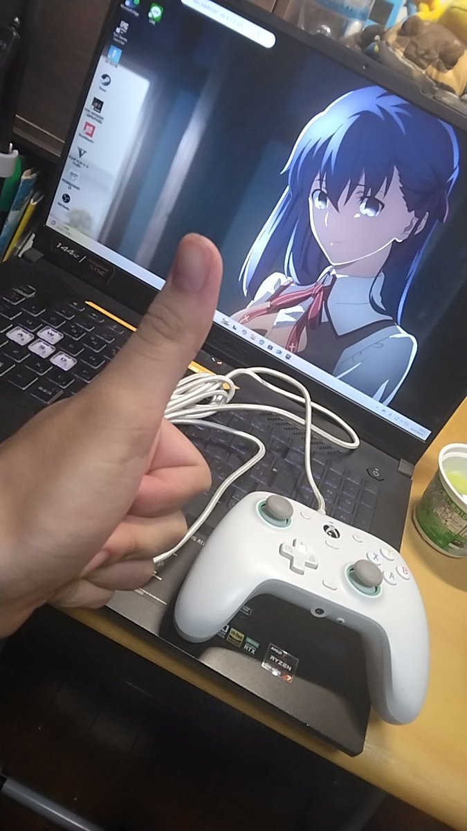 親にTwitterバレて人生終わったと思ってたらパソコンとスマホ返してくれて神すぎ‼️