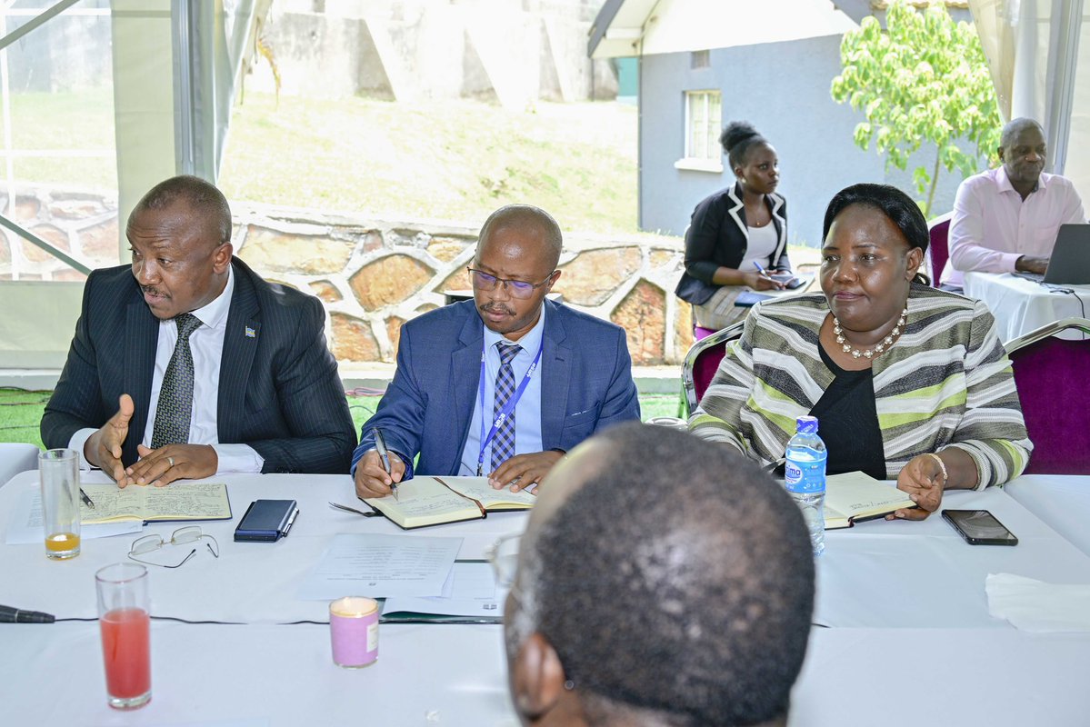 State House Investors Protection Unit (@shieldinvestors) on Twitter photo The CEO <a href="/NHCC_UG/">National Housing & Construction Company Limited</a>, <a href="/EngKaijuka/">Eng. Kenneth Kaijuka</a>, suggested different occasions to invite fellow CEOs to discuss relevant topics that will enlighten the public on what the government is doing for them, as well as highlight successes.
#EmpoweringInvestors The CEO <a href="/NHCC_UG/">National Housing & Construction Company Limited</a>, <a href="/EngKaijuka/">Eng. Kenneth Kaijuka</a>, suggested different occasions to invite fellow CEOs to discuss relevant topics that will enlighten the public on what the government is doing for them, as well as highlight successes.
#EmpoweringInvestors