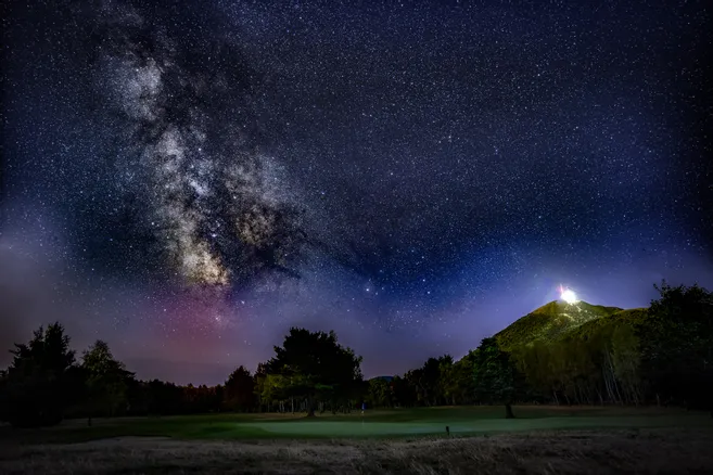 📸 Voie lactée et coucher du soleil : le best-of de l'été, dans le Puy-de-Dôme, des photographes de "La Montagne"

➡️ lamontagne.fr/clermont-ferra…