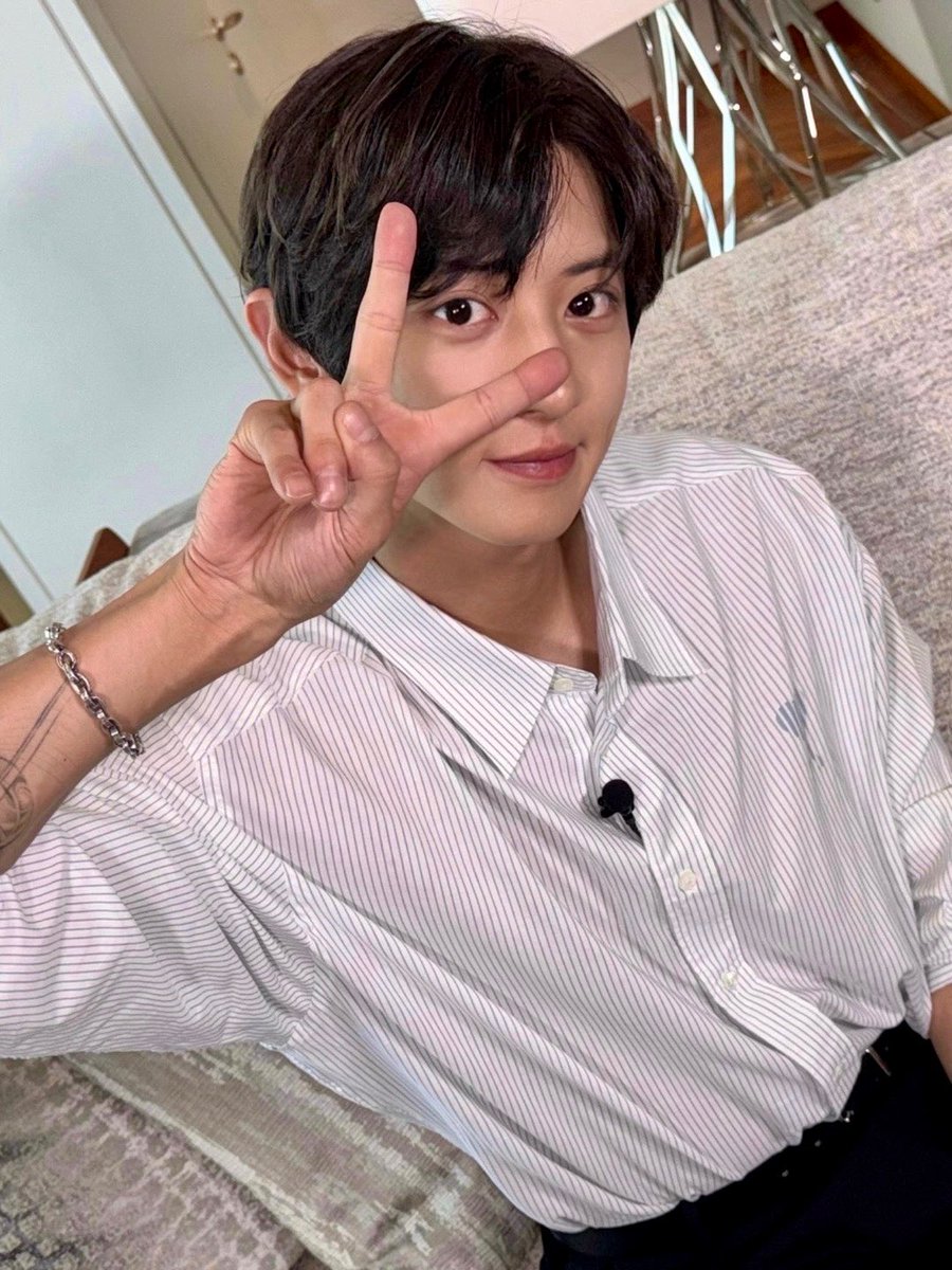 👜🧥🍶🐵🎁

#CHANYEOL #찬열 
#EXO #엑소 #weareoneEXO
#UpsideDown #CHANYEOL_UpsideDown
#감별사