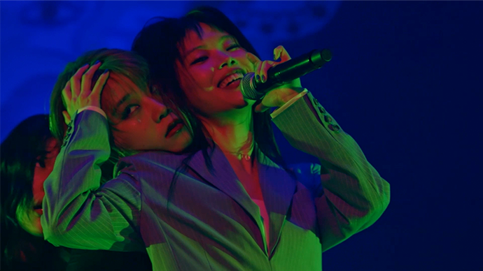 プレミア公開決定!!】 本日20:00より、 #LoveSick【