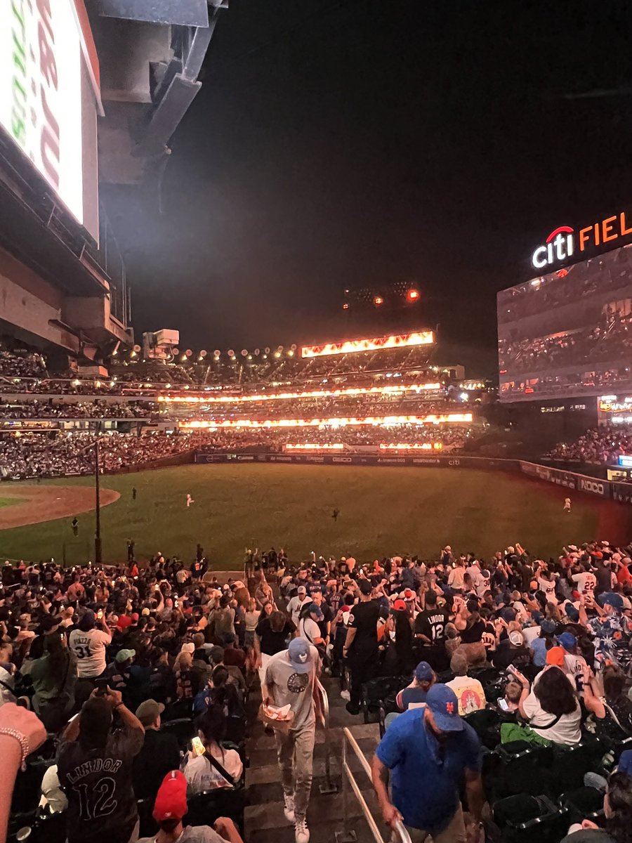SlowAdam4's tweet image. Pokemon Go Night at CitiField. Pretty cool night. My Mets beat Phillies 13-3.  
60 Pika raids (no shiny/no hundo) 
Spent all game walking from Pika to Pika. Would’ve been nice to sit in my seat, watch game, and raid lol #PokemonGO #MLB  #NewYorkMets #CitiField