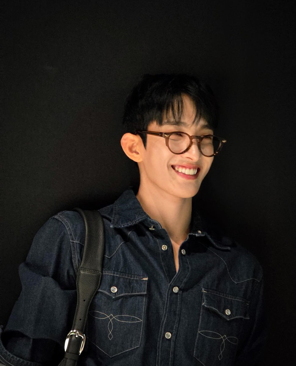 DDO_dk218's tweet photo. 이도겸진짜너무잘생겼는데너무오빤데어뜨케🥹🖤 https://t.co/D2ZwOpYVKE