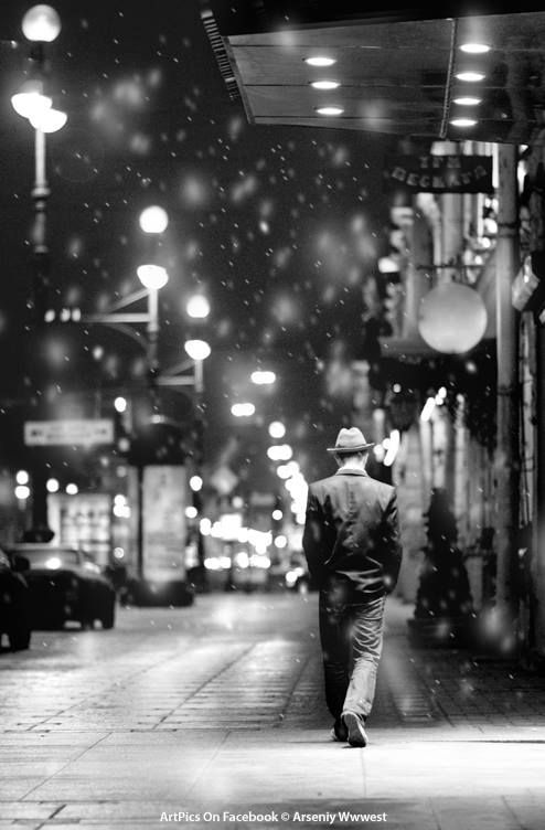 "La peor soledad es no estar cómodo contigo mismo".
Mark Twain