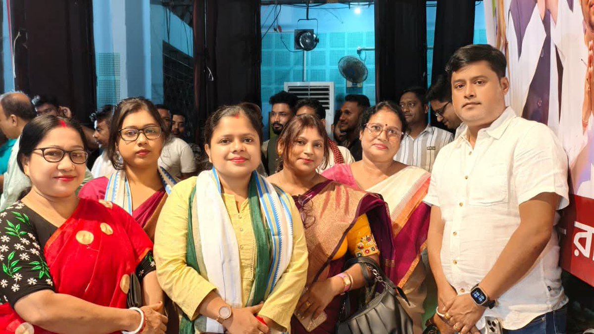 JayaDuttaAITC's tweet image. ২৮&apos;শে আগস্ট কে সামনে রেখে রানাঘাট সাংগঠনিক তৃণমূল ছাত্র পরিষদ।
মমতা ব্যানার্জী জিন্দাবাদ।
অভিষেক ব্যানার্জী জিন্দাবাদ।
জয় বাংলা 💚💚💚💚💚 

#TMCP 
#TMCPFoundationDay
#IndiaWantsMamataDi #MamataBanerjee #AbhishekBanerjee