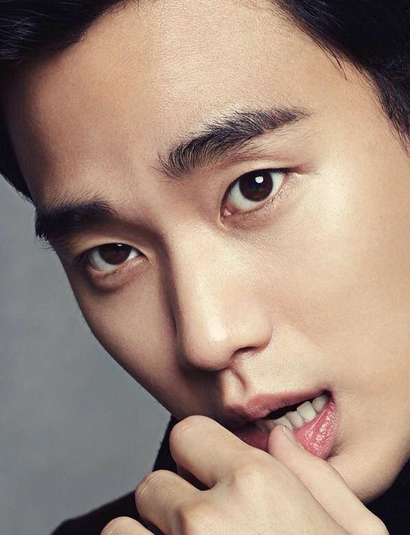 You did not lose your voice.
You sold it.
You did not forget the truth.
You buried it.
You did not stumble into silence.
You chose it.
And in that choice, you condemned yourselves far more than you condemned Soohyun.

#KimSoohyun
SELECTIVE REPORTING #SoohyunWasTargeted