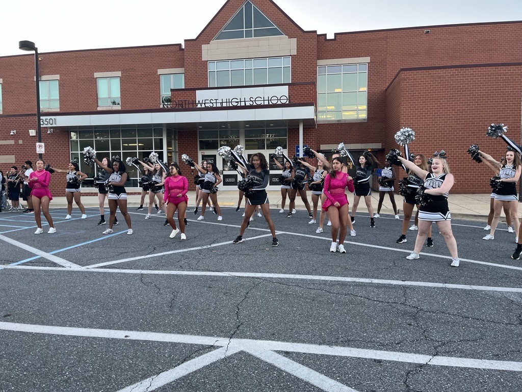 MCPS's tweet image. 🔔School is back in session!📚
Excited to kick off the new year with Northwest High School. #FirstDayOfSchool #MCPSFutureReady