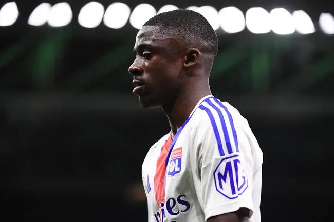 Saël Kumbedi à l’OL : 

-62 matchs 
-41+1 titularisations 
-27 passes clés 
-4 passes décisives 
-45% de duels remportés (238/528)
-122 tacles 
-98 fautes
-15 cartons jaunes