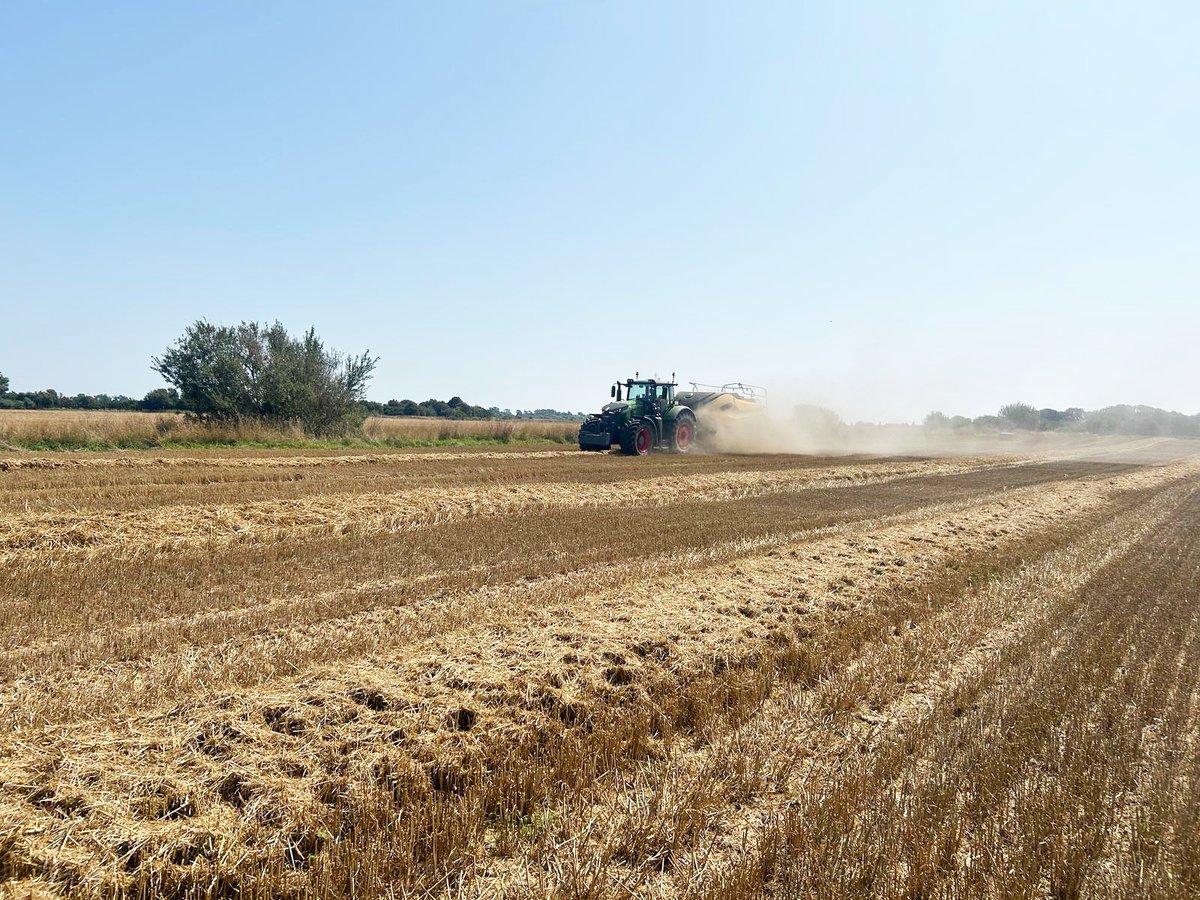 🌾A big shout out to our baling teams as we wrap up the 2025 season!

You’ve worked hard, kept things moving &amp; helped get the harvest in - we couldn’t do it without you 👏

ow.ly/Tvkc50WEs63

#FGSAgri #BalingServices #Harvest2025 #FarmContracting #TeamFGS