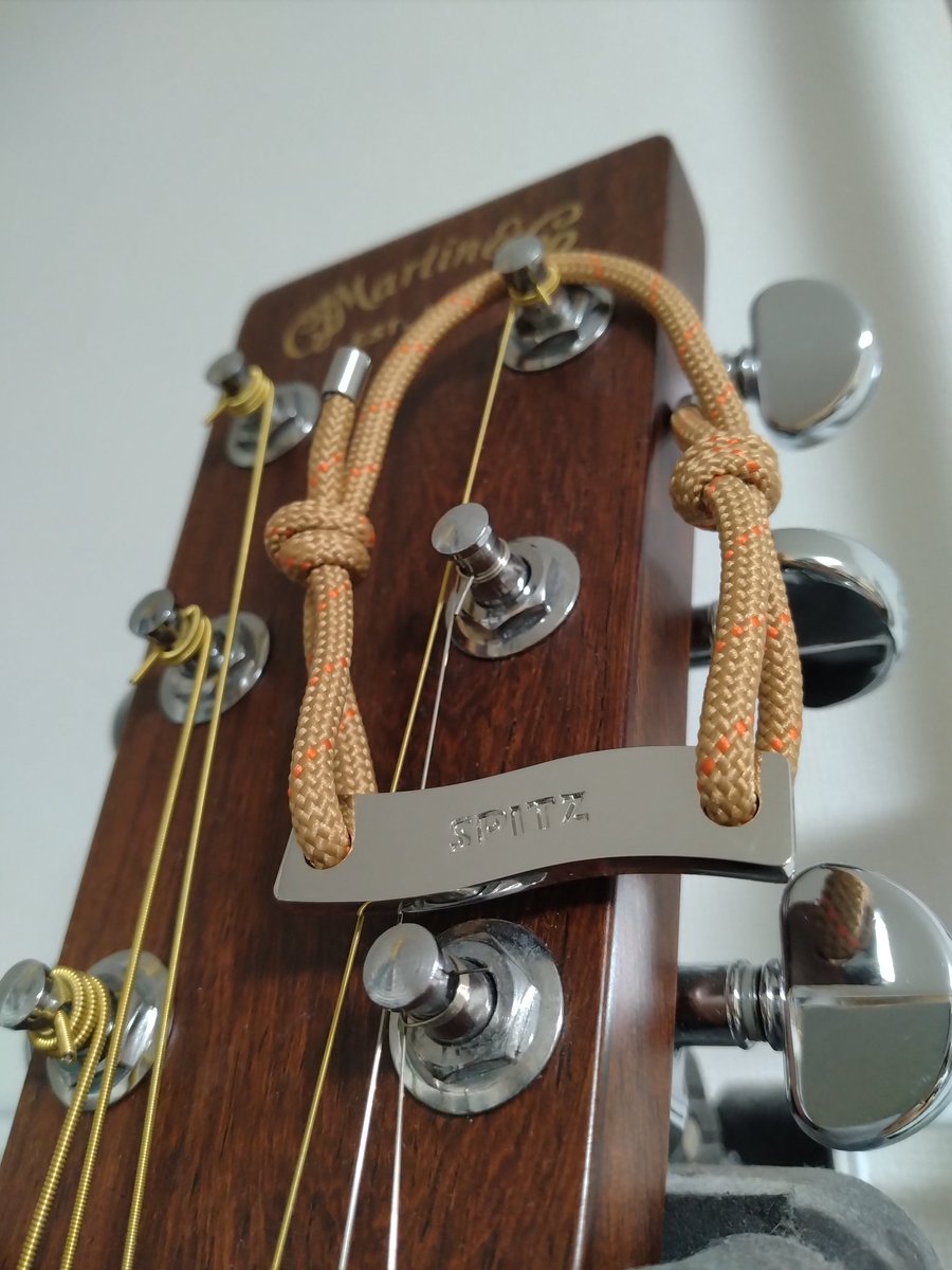 SPI_Class's tweet image. 8/31は
♪右手に小銭ジャラジャラ
ならぬ
♪左手首にブレスチャラチャラ✨️
で演奏しまス🎸
新宿へ是非いらしてください！

#スピッツ大陸コピバン漫遊記
#SpitzOfficialOnlineStore