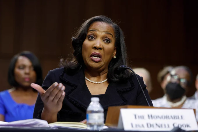 🚨 INVESTING : "Lisa Cook, governatrice della Fed: 'Trump non ha autorità per licenziarmi, non mi dimetterò'"