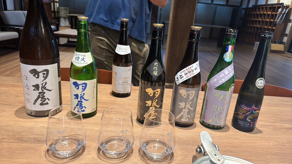 羽根屋醸造元、富山県富山市の富美菊酒造さんに蔵見学へ行ってきました〜！！！🍶🪽

母の出身が富山市ということもあって、日本酒を飲み始めた20歳の頃からずっと飲んでいる羽根屋。そんなお酒が造られている環境を実際に見られて、すごく嬉しかったし感慨深かったです！
