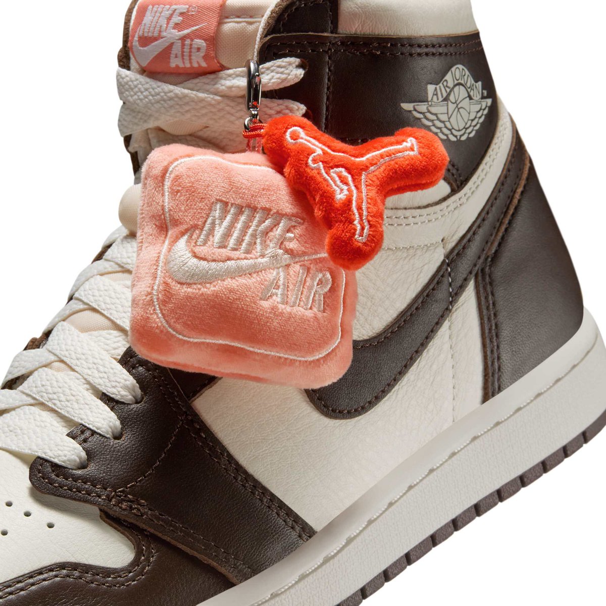 zSneakerHeadz on X: 
