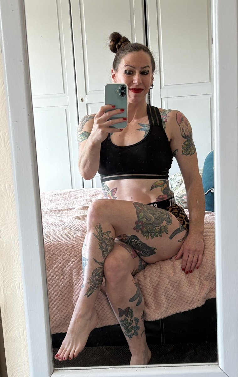 Just at home today , taking Dommeline calls and creating content . Take a look at my new vids on my yoogirls store 🌶️ 

yoogirls.com/store4643 

#content #contentcreator #domme #dommeline #ofmodel #yoogirls