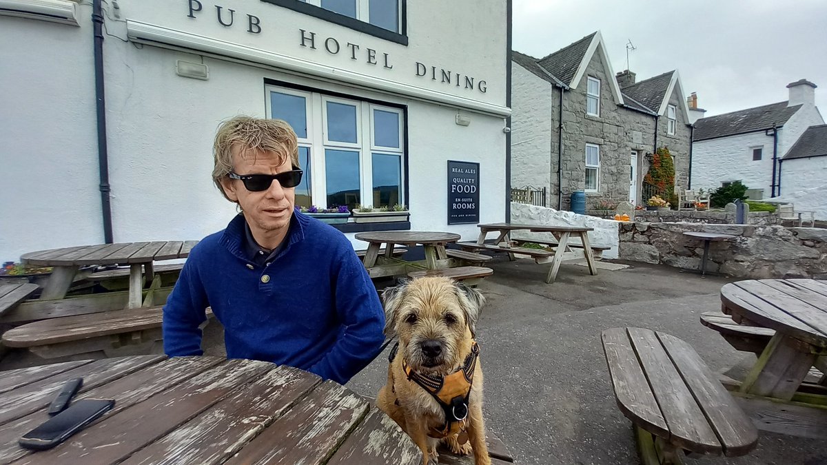 Out n about exploring Kippford by me new holibobs gaff wiv <a href="/BCHarris64/">Bev Harris Author</a> and hudad, and wez met the luverly <a href="/MillieBorderT/">Millie The Border Terrier</a> and her humum. After a mini tweetup wez had refreshments at The Anchor then ate brambles on the way back to <a href="/holidaykippford/">Coastal Kippford (aka Kippford Holiday Park)</a> 
#BTPosse 
Too cool to pose 👇