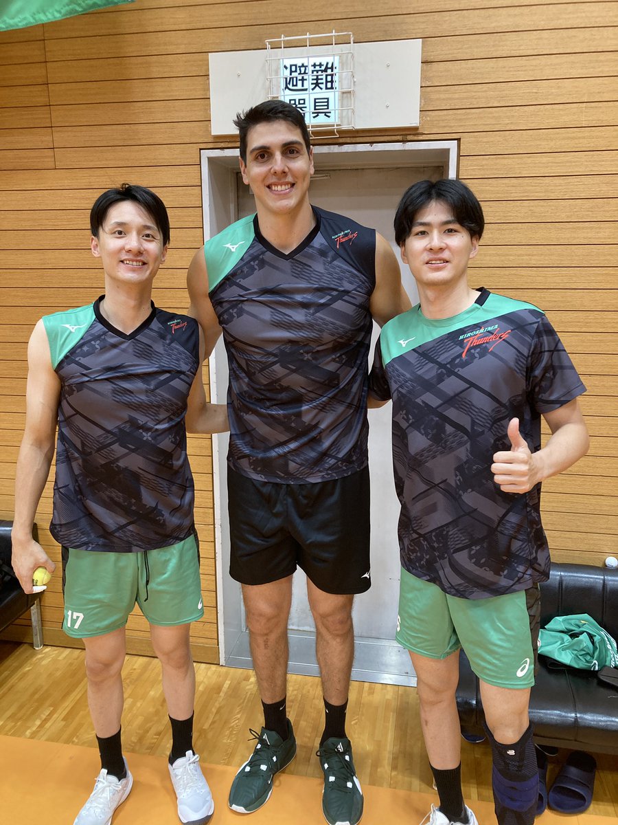 【⚡️サンダーズ情報⚡️】
#フェリペロケ 選手が本日から合流🇧🇷🇯🇵
おかえり、フェリペ🖐️
Felipe！Bem-vindo de volta！

#広島サンダーズ
#HiroshimaThunders