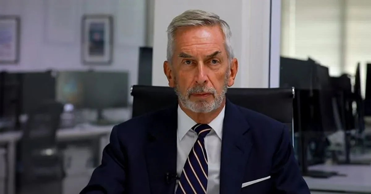 Do you know Terry Smith?

He’s often called the English Warren Buffett.

Here’s how his “buy good companies &amp; do nothing” strategy crushed the market: