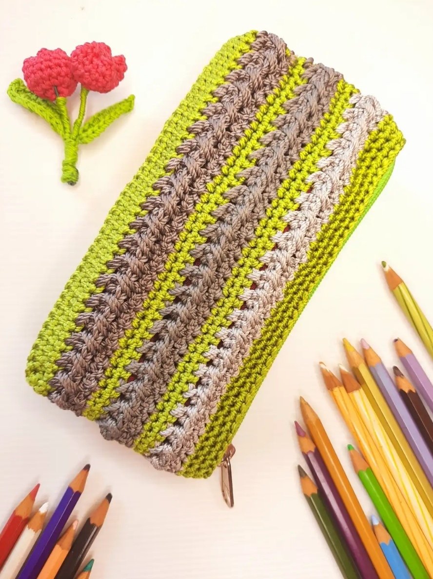 Poppy_g's tweet image. Pouch ☘ pattern at youtube HOBIHOBIKU ☘ 
#pouchpattern #dompetrajut #hobihobiku