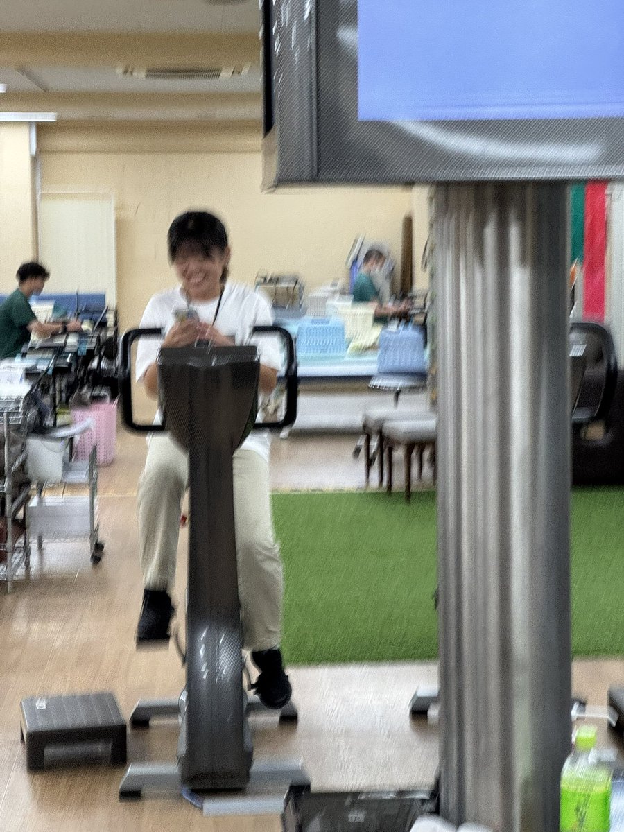 ClinicLion2689's tweet image. こんばんは🌙

最近スタッフがミロンやってないな？って思っている方いますよね？😇
はい、サボってました🙂‍↕️ｽﾐﾏｾﾝ

今日はEさんとがんばりました､､､💪🏽
バイクを漕ぎながら、#briobecca のチームグッズを選んでました👀

#行徳
#milon 
#briobecca
#今週末から後半戦🔥