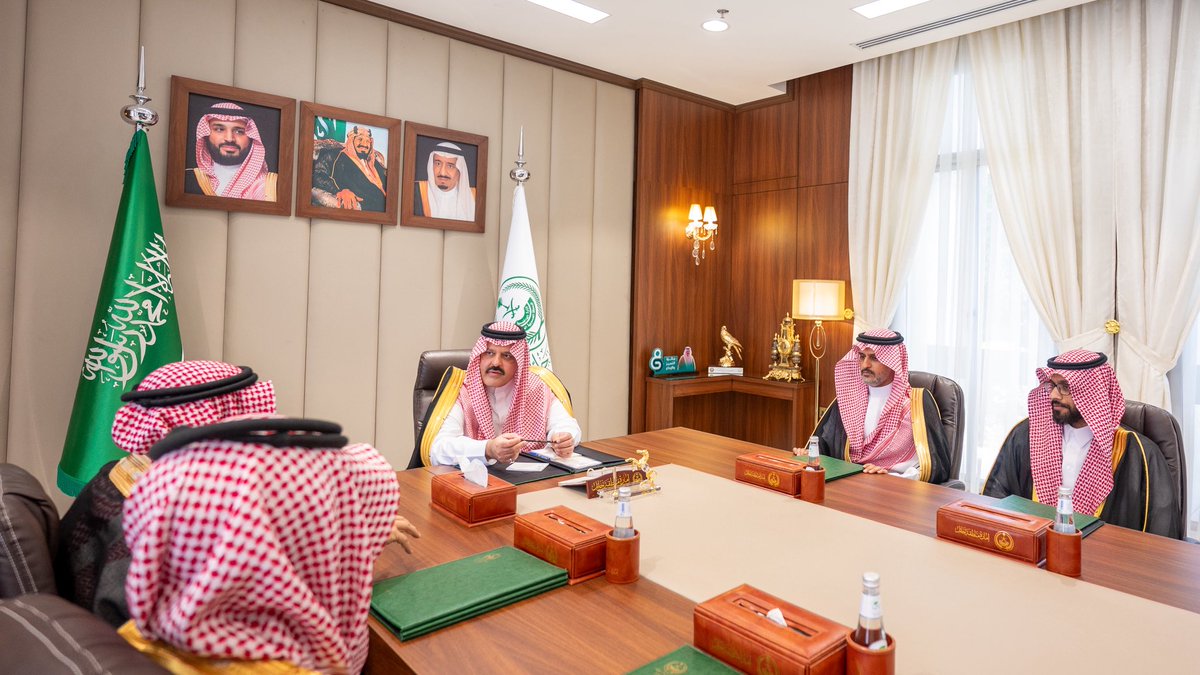 abodalmny3's tweet image. سمو #أمير_منطقة_حائل يستقبل الرئيس التنفيذي الطبي لمجموعة السعودي الألماني د.نزار باهبري @DrNezarB بحضور مدير عام فرع وزارة الصحة بالمنطقة أ.سلطان المسيعيد والمدير الطبي للمستشفى د.أحمد السلمي ويطّلع سموه على منظومة الخدمات الطبية التي يقدمها للمرضى في المنطقة ومن خارجها.…