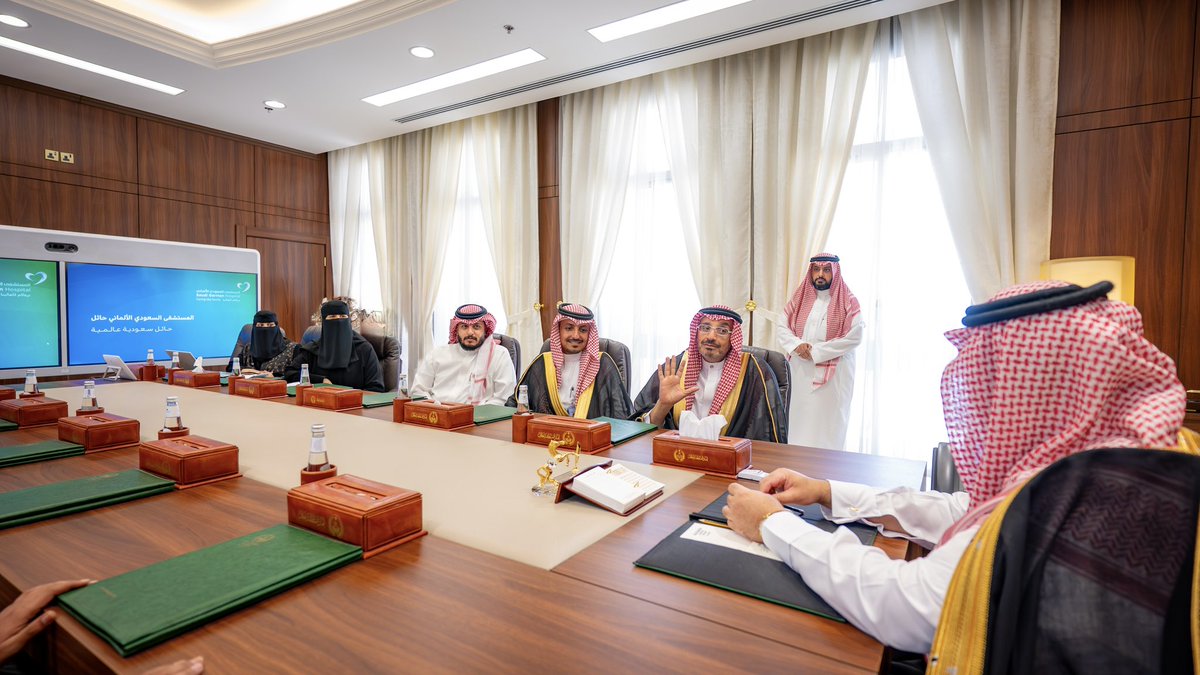 abodalmny3's tweet image. سمو #أمير_منطقة_حائل يستقبل الرئيس التنفيذي الطبي لمجموعة السعودي الألماني د.نزار باهبري @DrNezarB بحضور مدير عام فرع وزارة الصحة بالمنطقة أ.سلطان المسيعيد والمدير الطبي للمستشفى د.أحمد السلمي ويطّلع سموه على منظومة الخدمات الطبية التي يقدمها للمرضى في المنطقة ومن خارجها.…