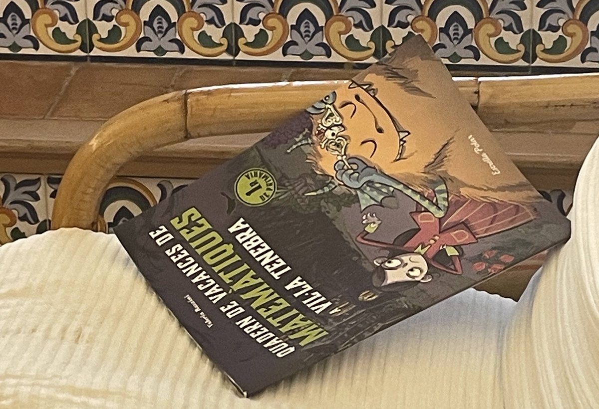 paullonch's tweet image. Brutal. Aquest estiu, amb mon fill de 5 anys, hem descobert "Vil·la Tenebra"; un quadern on les mates són una aventura plena de joc i misteri. Una experiència que val la pena explicar. Menys pantalles i negocis privats com Innovamat i més ciència i mediacions com aquesta. FIL: