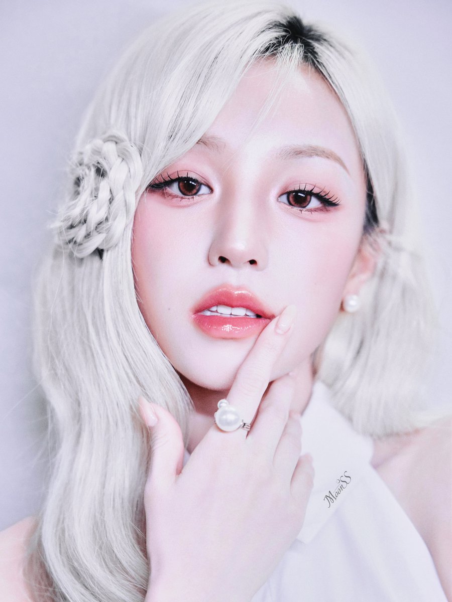 𝑾𝒉𝒊𝒕𝒆 𝑪𝒂𝒎𝒆𝒍𝒍𝒊𝒂
/
#宋雨琦 #YUQI #우기 #ウギ