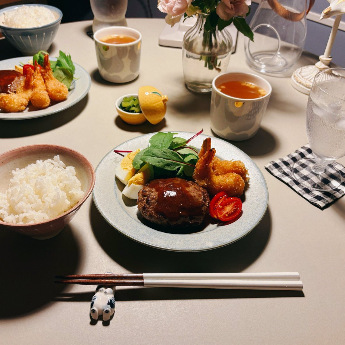 今夜はハンバーグ＆エビフライ