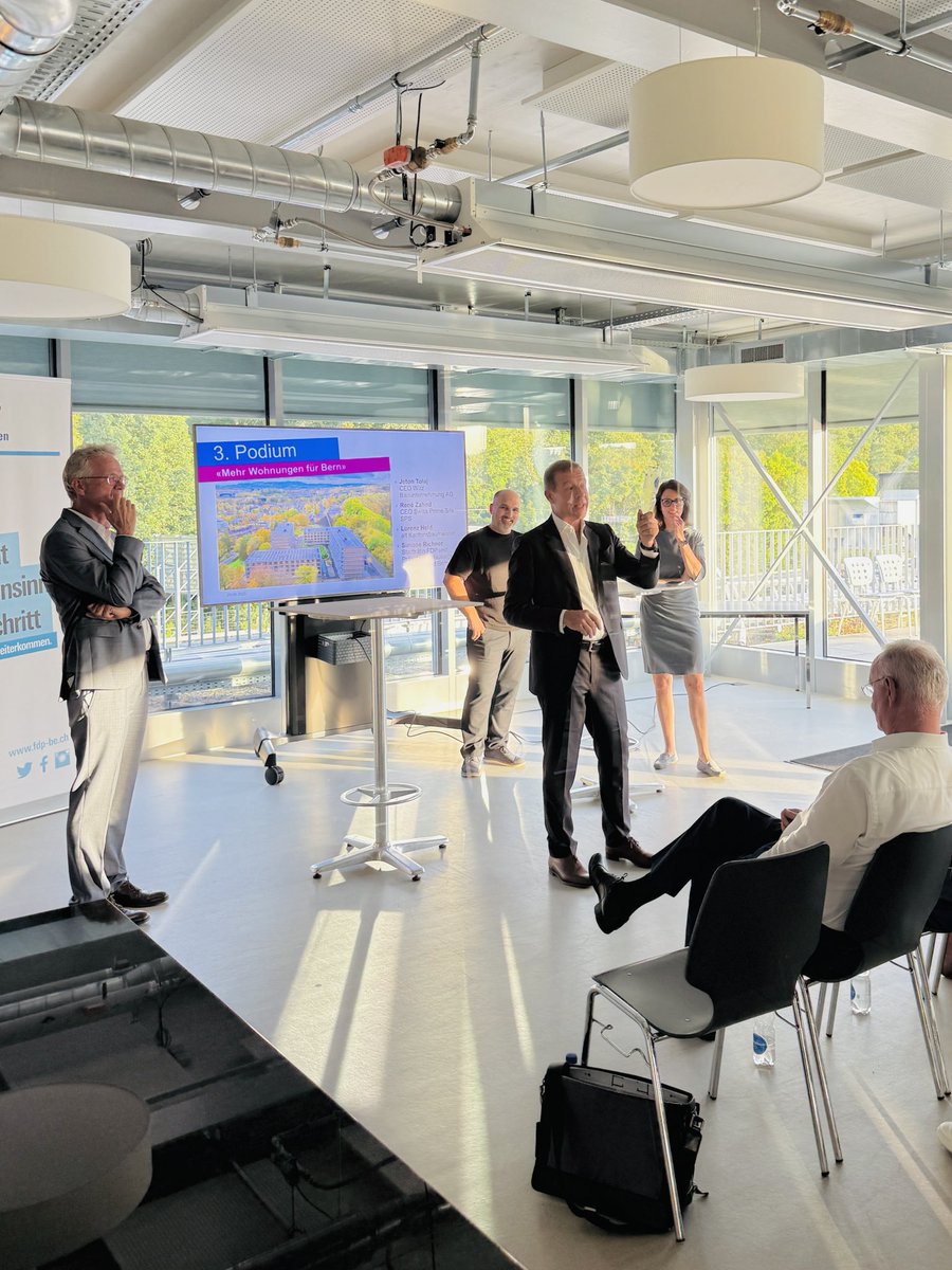Simone_Richner's tweet image. Bern braucht Wohnungen – doch es wird kaum gebaut 🏙️
Gestern am Podium der FDP mit Jeton Tolaj, René Zahnd und Lorenz Held wurde klar:
⏳ Verfahren dauern zu lange
📑 Auflagen blockieren Projekte
💸 Planungssicherheit fehlt

Bern muss schneller, einfacher, unbürokratischer bauen.