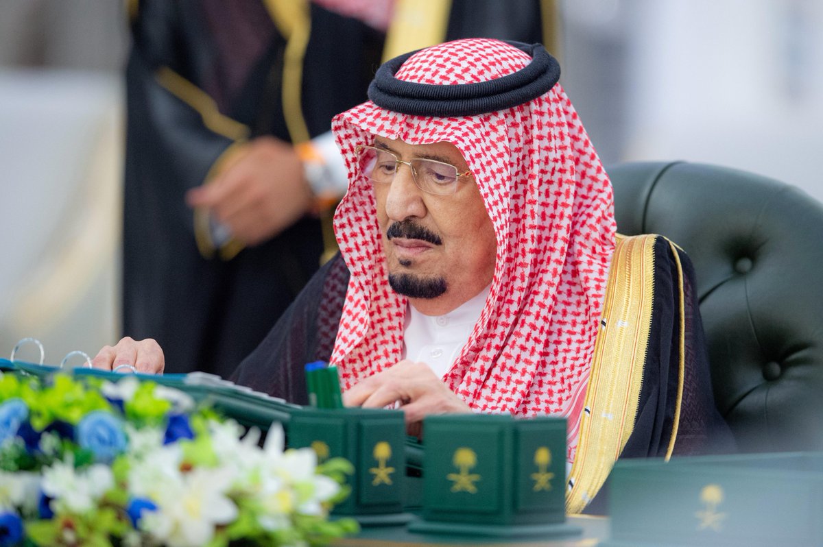 #عاجل |

#مجلس_الوزراء السعودي برئاسة خادم الحرمين الشريفين الملك سلمان بن عبدالعزيز يوافق على:

- نظام نزع ملكية العقارات للمصلحة العامة ووضع اليد المؤقت عليها

- الإستراتيجية المحدّثة لتطوير منطقة عسير

aleqt.com