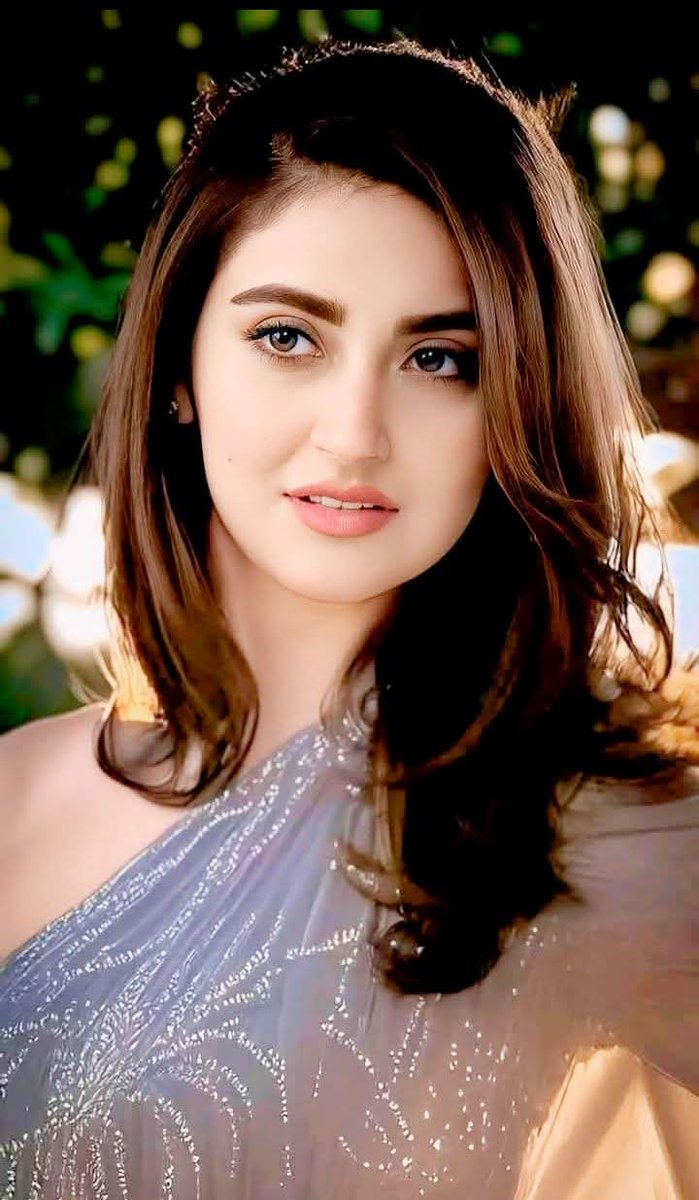 💖
جے پَیسیاں نال توں مل جانویں
 میں گھر وچ لِیر ناں چھڈاں

جے منگن نال توں مل جانویں
کوئی دربار کوئی پِیر ناں چھڈا

جے میرے رووَنڑ تے توں راضی ایں
میں اَکھ وچ نِیر ناں چھڈاں

جے اِک پل وی تیری یاد بھلاوے
 اس دل نوں چِیر ناں چھڈاں۔

💞💞