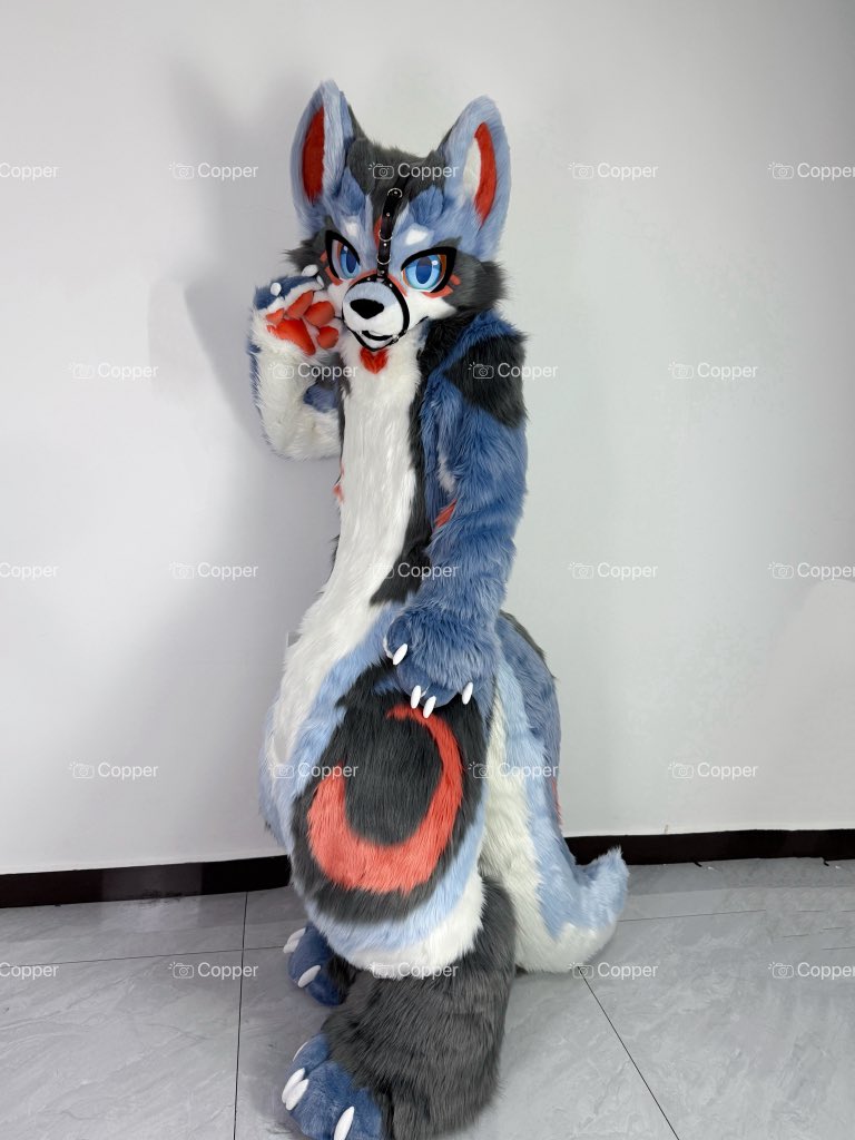 That’s right. I‘m actually a big bad wolf. #fursuit #fursuitmaker #fursuithead
#fursuitcommissions #fursuitcommission #fursuits #fursuite #furry #furrvfriends #furryfandom #furrvartwork