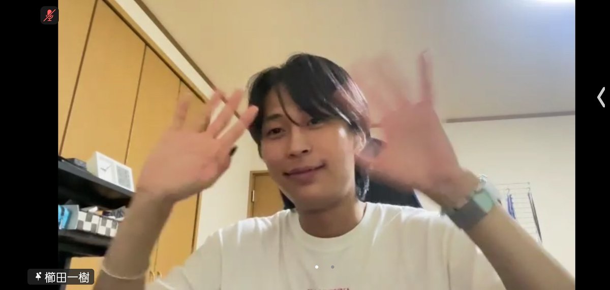 櫛田くんのオンラインミーティング今月もありがとうございました！黒　髪　黒　ネ　イ　ル　！(謎ショーぶりに黒ネイルへ私が狂いました&amp;私は黒髪の櫛田くんがいちばん好きです)ネイルはジェルだそうです 来月からアイスブレイブ2の練習やリハで忙しくなると思いますがご自愛ください🙏 #櫛田一樹