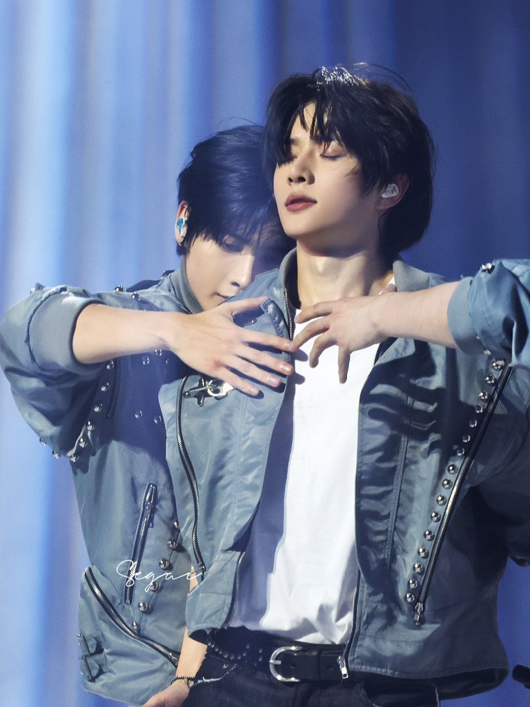 250823

#태현 #TAEHYUN 
#BEOMGYU #범규
#우뿌즈 #TOMOROW_X_TOGETHER #TXT